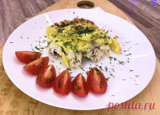 Вкусный минтай в духовке с картошкой Минтай с картошкой - это по вкусу очень нежное блюдо, которое можно быстро приготовить без заморочек. Получается очень вкусный минтай в духовке с картошкой Для этого рецепта рыбы нам понадобится: Ф...