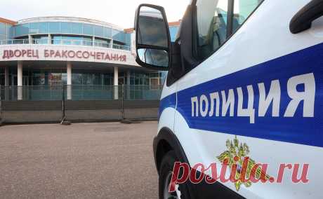 МВД назвало число аннулированных ВНЖ мигрантов из-за фиктивных браков. В России с начала 2024 года на основании признания судом брака недействительным было принято 107 решений об аннулировании разрешений на временное проживание и 75 — об аннулировании видов на жительство, сообщила представитель министерства Ирина Волк в телеграм-канале.