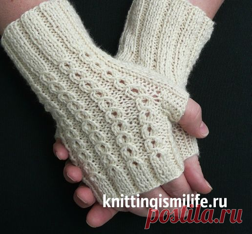 Ажурные митенки вязаные спицами
