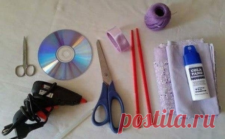 Подхват для штор из CD диска. Мастер-класс.