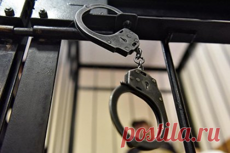 На Украине похищенного из Молдавии судью приговорили к 10 годам заключения. Бывшего судью Днепровского районного суда Киева Николая Чауса приговорили к 10 годам заключения по обвинению во взятке. Приговор вынес судья Высшего антикоррупционного суда (ВАКС) Украины, решение инстанции в силу не вступило и может быть обжаловано. Чауса обвинили в получении взятки в 2016 году.