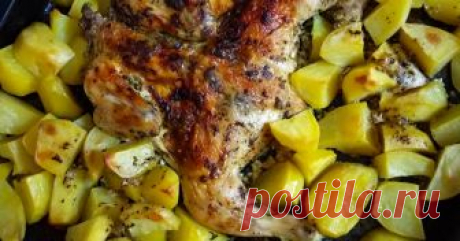 Сочная и нежная курочка по рецепту бабушки😍 Автор рецепта Cookwitharaika Классный рецепт - Сочная и нежная курочка по рецепту бабушки😍! Честно говоря, в самом начале, когда только выходили эти &quot;сочные куриные ножки от магги&quot; казалось -  вот оно решение для всех домохозяек😍
А потом уже становится не особо интересно и скучаешь по домашнему вкусу😣
Если до этого я мариновала курицу с картошкой - майонезом, получалось суховато. Эта👆же курочка такая сочная и нежная😍