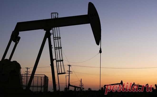 Нефтяные цены снизились после слов Трампа об ультиматуме России. Дедлайн по урегулированию конфликта на Украине истечет через десять дней, начиная с 29 июля, заявил ранее Трамп. Он также отметил, что не обеспокоен последствиями введения новых санкций против России для мировых нефтяных рынков