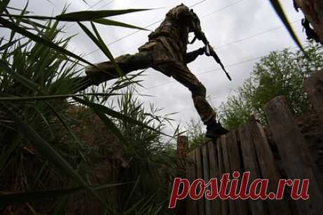 На Западе назвали предпосылки к стагнации украинского конфликта в будущем. Боевые действия на Украине могут превратиться в бои в стиле Первой мировой войны, с постоянным противостоянием артиллерии и практически неподвижным фронтом в будущем. Такой вероятный сценарий описали американские и европейские военные чиновники в материале агентства Bloomberg.