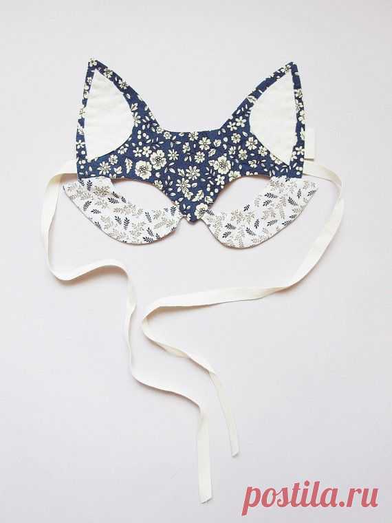 Fox mask in flowers coton, bleu and white