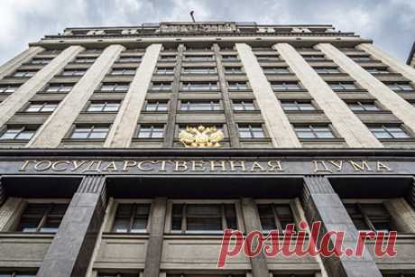 В Госдуме спрогнозировали попытку США оторвать Россию от Китая. Депутат Госдумы Дмитрий Новиков предположил, что США могут пойти на ряд уступок России для того, чтобы оторвать страну от Китая в рамках экономической войны и попытаться наладить диалог. Он также добавил, что может быть выбран и другой вектор политики: ослабление России с тем, чтобы Китай остался без крупного союзника.