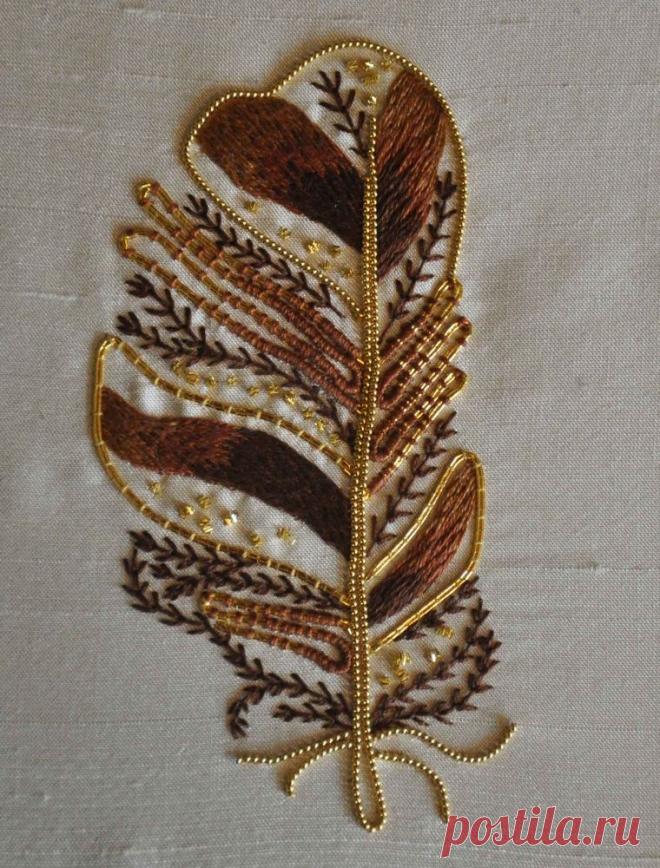 Подборка перьев, вышитых в люневильской технике | Журнал Ярмарки Мастеров