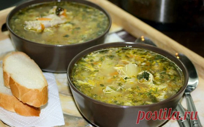 Куриный суп с яйцом - ароматное блюдо с маленькой хитростью! Поэтому предлагаем разнообразить ваш домашний обед вкусным и питательным блюдом.