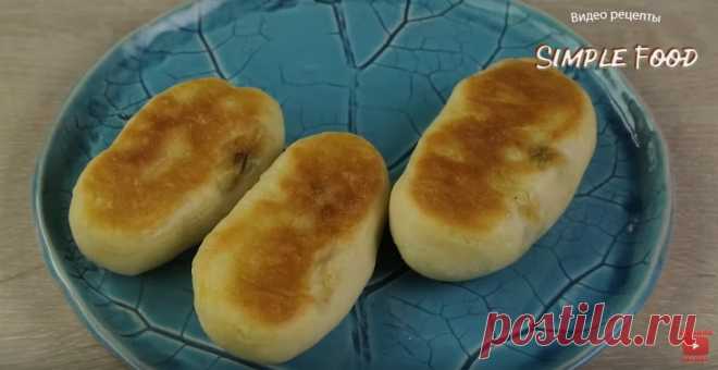 Невероятно вкусные ленивые пирожки. Готовятся моментально Невероятно вкусные ленивые пирожки. Готовятся моментально. По сути они не жарятся, а пекутся, так как огонь не большой и масла совершенно мало.