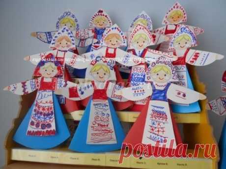 ​Картонная кукла в народном костюме