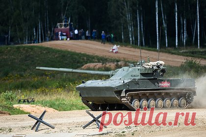 Российскую пушку «Спрут-СДМ1» рекомендовали принять на вооружение. Модернизированную самоходную противотанковую пушку 2С25М «Спрут-СДМ1» с орудием калибра 125 миллиметров рекомендовали принять на вооружение Российской армии. «Курганмашзавод» (входит в холдинг «Высокоточные комплексы» госкорпорации «Ростех») готов к серийному выпуску плавающей машины, сообщили в холдинге.