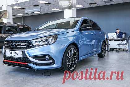 Назван срок выпуска Lada Vesta на природном газе. Российский концерн АвтоВАЗ планирует в 2024 году наладить выпуск новой Lada Vesta на природном газе. С 2025-го могут появиться Lada Largus с новой компоновкой на этом виде топлива. Уточняется, что баллоны будут располагаться под днищем багажника, а это может быть удобно для дачников и малого бизнеса.