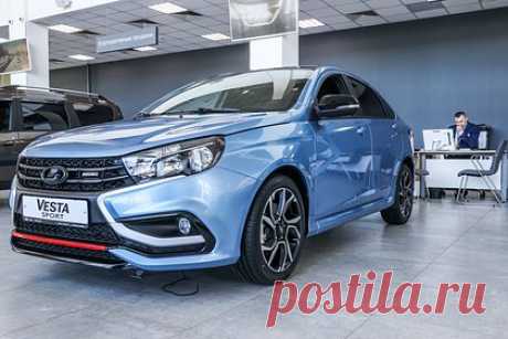 Назван срок выпуска Lada Vesta на природном газе. Российский концерн АвтоВАЗ планирует в 2024 году наладить выпуск новой Lada Vesta на природном газе. С 2025-го могут появиться Lada Largus с новой компоновкой на этом виде топлива. Уточняется, что баллоны будут располагаться под днищем багажника, а это может быть удобно для дачников и малого бизнеса.