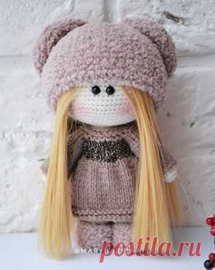 Куколка амигуруми. Схемы и описания для вязания игрушек крючком! Бесплатный мастер-класс от Марии Харькиной по вязанию куколки созданной по образу и подобию пупсика Йо-йо. Высота вязаной крючком куклы примерно 17 см…