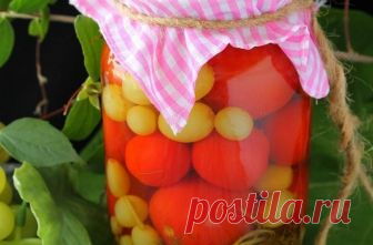 Маринованные помидоры с виноградом. Вкус получается такой, что потом не оторвешься!
