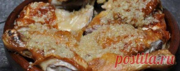 Рачинский шкмерули — очень вкусное и востребованное во всех ресторанах грузинское блюдо из курицы Рачинский шкмерули — грузинское блюдо из курицы, которое с давних времен готовят в регионе Грузии — Рача. Само название – «шкмерули»