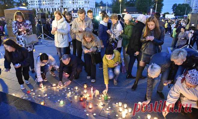 Сотни жителей Брянска почтили память погибших в Великой Отечественной войне | Наш Брянск·Ru