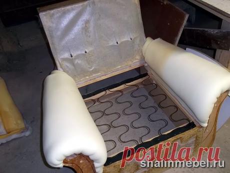 Профессиональная обивка, ремонт, перетяжка (диванов, кроватей, кресел, стульев . . . . ) старой, старинной, современной мягкой мебели на дому и в мастерской. Замена поролона, пружин, механизмов. Столярный ремонт, усиление деревянных каркасов. Переклейка (ремонт) , пошив чехлов на стулья. Реставрация антикварной мебели (восстановление утраченных элементов, лакокрасочное покрытие, переборка и переклейка каркаса) . Все виды работ с мягкой мебелью. Также обивка дверей. Изготовим новую кровать, диван