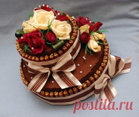 Яркий конфетный торт — оригинальная сладость к любому случаю! Как приготовить красочный и эффектный торт из конфет и шоколадок. Самые современные мастер классы по изготовлению конфетных тортов