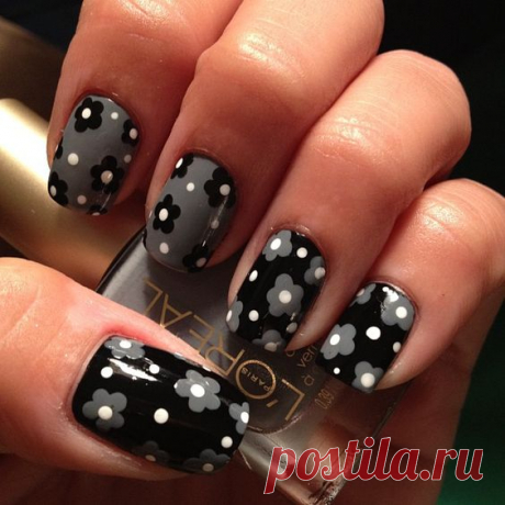 easy flower dotting nail art (fr youngwildandpolished) | Cool Nails