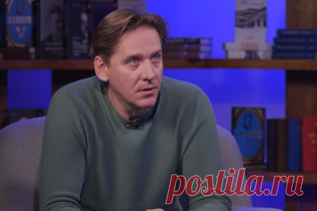 Актер Юрий Батурин рассказал, как встречал Новый год в реанимации. Артист Батурин рассказал, что однажды его ударили ножом в живот примерно в пять утра Нового года.