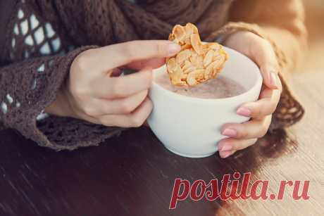 Как сварить самое вкусное какао - KitchenMag.ru Какао — один из самых популярных напитков во всем мире. Его обожают не только дети, но и взрослые. Рассказываем, как же приготовить какао так, чтобы было вкусно и ароматно, и делимся секретами.