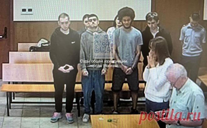 Суд в Москве вынес приговор курьерам мошенников, укравших более ₽7 млн. Суд в Москве вынес условные приговоры четырем курьерам, которые выполняли поручения телефонных мошенников, сообщила пресс-служба судов общей юрисдикции в телеграм-канале.