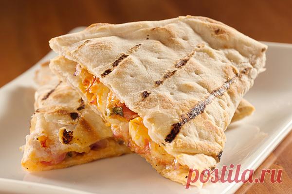 Кесадилья — мексиканская закуска — ДОМАШНИЕ