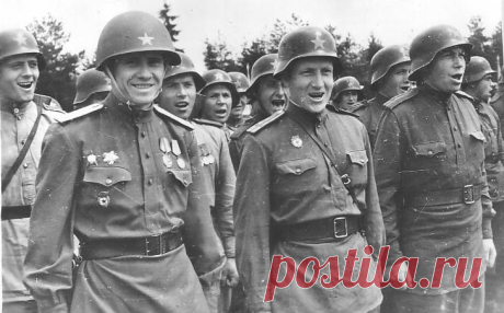 Немцы были как следует «обработаны» геббельсовской пропагандой, заявлявшей о «неполноценности» русских и других народов Советского Союза. Но уже в первые месяцы войны предубеждения отпали одно за другим.