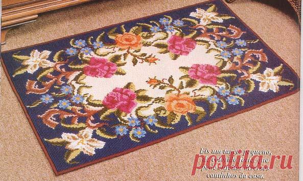 Вышитый коврик