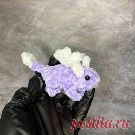 PDF Дракончик крючком. FREE crochet pattern; Аmigurumi toy patterns. Амигуруми схемы и описания на русском. Вязаные игрушки и поделки своими руками #amimore - плюшевый дракон, маленький дракончик из плюшевой пряжи.