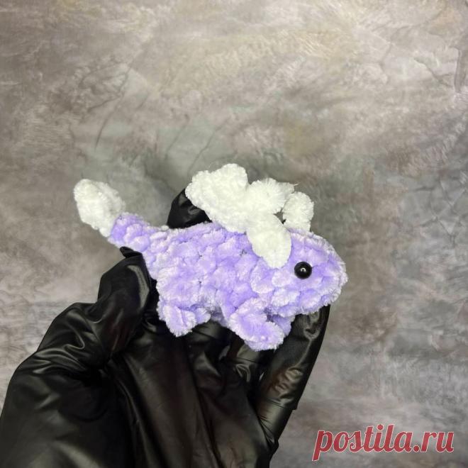 PDF Дракончик крючком. FREE crochet pattern; Аmigurumi toy patterns. Амигуруми схемы и описания на русском. Вязаные игрушки и поделки своими руками #amimore - плюшевый дракон, маленький дракончик из плюшевой пряжи.