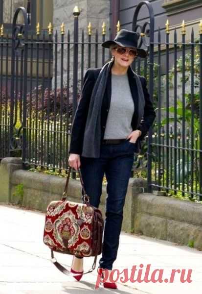 Джинсы для женщины после 50 лет - с чем носить