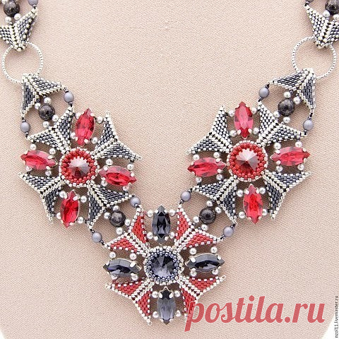 Яркое и стильное колье 