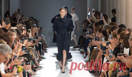 Новая коллекция Max Mara: главные тренды весна-лето 2019 / Школа Шопинга Обзор трендов сезона весна-лето 2019 на примере новой женской коллекции Макс Мара.