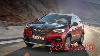Версия Opel Grandland X Hybrid4 блеснула полным приводом Кроссовер Opel Grandland X до сих пор считался сугубо переднеприводным. Однако брат-близнец компактного Опеля, Peugeot 3008, прошлой осенью обзавёлся