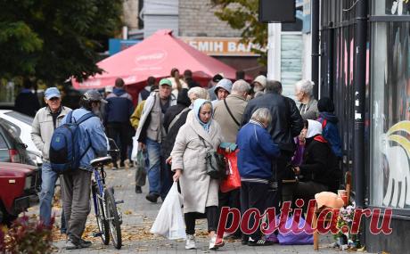 Мэр заявил об оставшихся в Херсоне 100 тыс. мирных жителей. Эвакуация на левый берег Днепра продолжается, работает паромная переправа. Все желающие могут уехать, например, в Голую Пристань или Алешки, заверили власти