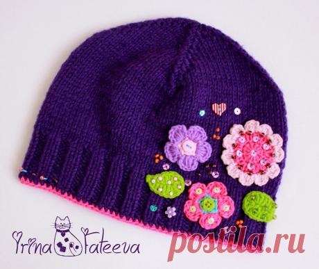 Вяжем шапочку для девочки. Описание.

Материалы: пряжа Мерино де люкс, 50 % шерсть и 50 % акрил, 100 гр 280 м (фиолетовая) и Ланосо Сафира ( фуксия и коричневая), метраж, состав и граммовку не помню), спицы 3, крючок 2,5.
Я вязала в 2 нити!

На круговые спицы набираем необходимое кол-во петель, кратно 4! У меня на размер 50-51 вышло 88 петель ( на размер 48 - 84 петли, на 46 - 80 петель)
Далее начинаем вязать по кругу резинкой 2*2 ( 2 лиц, 2 изнаночные).
Связав резинку ( у...