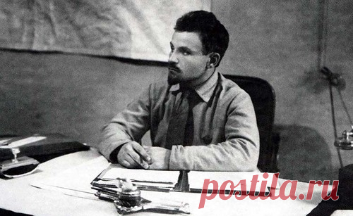 «Тарантелла» – одна из самых крупных и успешных операций советской разведки. Долгое время информация о ней была полностью засекречена. Приоткрыта завеса тайны была лишь в 2008 году, когда Служба внешней разведки России опубликовала ряд любопытных документов.