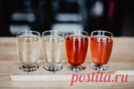 Шестеро россиян насмерть отравились сидром. В Ульяновской области шесть человек скончались от отравления после употребления сидра. Возбуждено уголовное дело по статье 238 УК РФ («Оказание услуг, не отвечающих требованиям безопасности, повлекших по неосторожности смерть двух или более лиц»). По данным СКР, нескольких жителей Димитровграда госпитализировали.