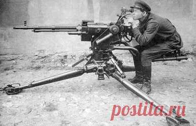 Крупнокалиберный пулемет Шпитального-Владимирова ШВАК (СССР) Полная версия статьи. Крупнокалиберный пулемет Дегтярева ДК 31 был первым, но не единственным представителем своего класса в Советском Союзе. Ограниченно использовался также крупнокалиберный пулемет конструкции Шпитального и Владимирова. Впрочем, как и ДК, это оружие представляло собой по ряду причин не самую надежную систему и также после непродолжительного периода использования было модернизировано, а первонача...