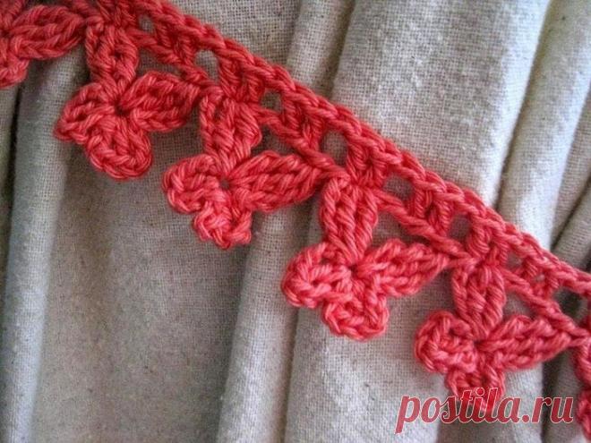 Кайма с бабочками