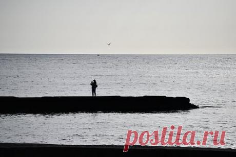 В Крыму назвали условие гарантированной безопасности России. Лишение Украины выхода к Черному морю может дать гарантии безопасности Крыму и новым регионам России, считает глава парламента полуострова Владимир Константинов. По его мнению, выполнение заявленных целей спецоперации без взятия под контроль Одессы и черноморского побережья будет неполной.