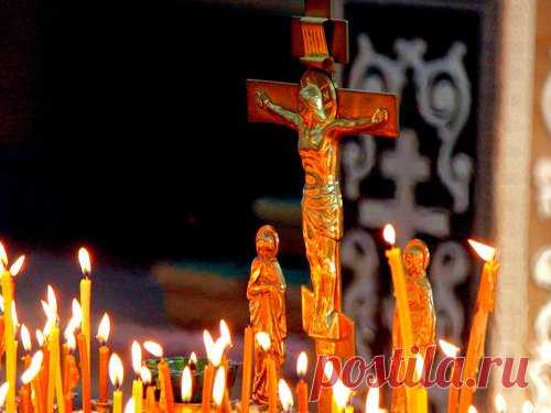 Воздвижение Честного и Животворящего Креста Господня 27 сентября 2018 года Этот праздник является одним из самых важных, причем не только для православия, но и для христианства в целом. Его необходимо отметить правильно, в молитвах и со светлыми мыслями.