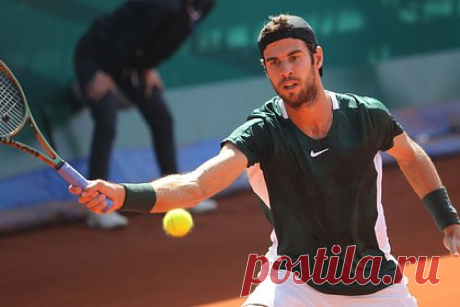 Хачанов оценил вылет в полуфинале US Open. Российский теннисист Карен Хачанов оценил вылет в полуфинале US Open. «Я действительно горжусь тем, что дошел до полуфинала US Open и был очень близок к финалу. Я думал о трофее, мечтал его поднять. Не люблю говорить слишком много и заходить слишком далеко — я сегодня проиграл», — заявил он.