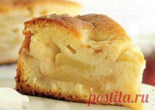 Шарлотка с яблоками в мультиварке