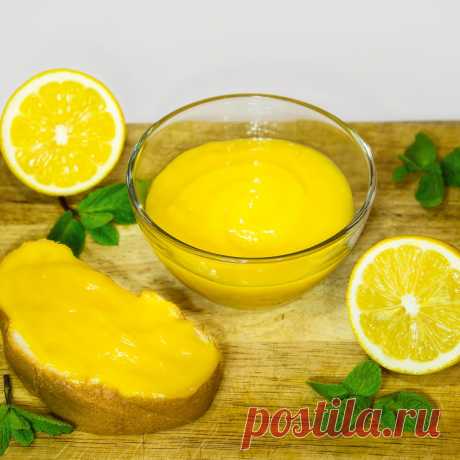 Заварной крем на лимонном соке — изысканное лакомство с нежным вкусом Удивительно вкусный нежный и воздушный лимонный крем придется по вкусу  сластенам. Прелесть его в наличии кислинки, придающей немного пикантности. Смазанные или начиненные им кондитерские изделия отли…