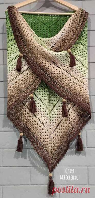 Шаль простым и удобным узором крючком  Связалась буквально не глядя, за пару дней. Для 