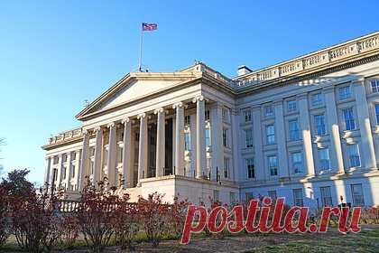 США обновили черный список по Ирану. Минфинан США добавило в черный список по Ирану нефтехимическую компанию в Бушере и 20 иранских судов. сообщается в документе, опубликованном на сайте ведомства. Рестрикции коснулись судов, которые ходили под флагами Китая, Панамы, Вьетнама, Того, Тувалу, Сент-Винсента и Гренадин, а также Сан-Томе и Принсипи.