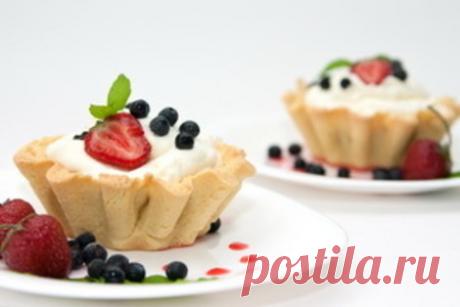 Тарталетки с ягодами и кремом из маскарпоне